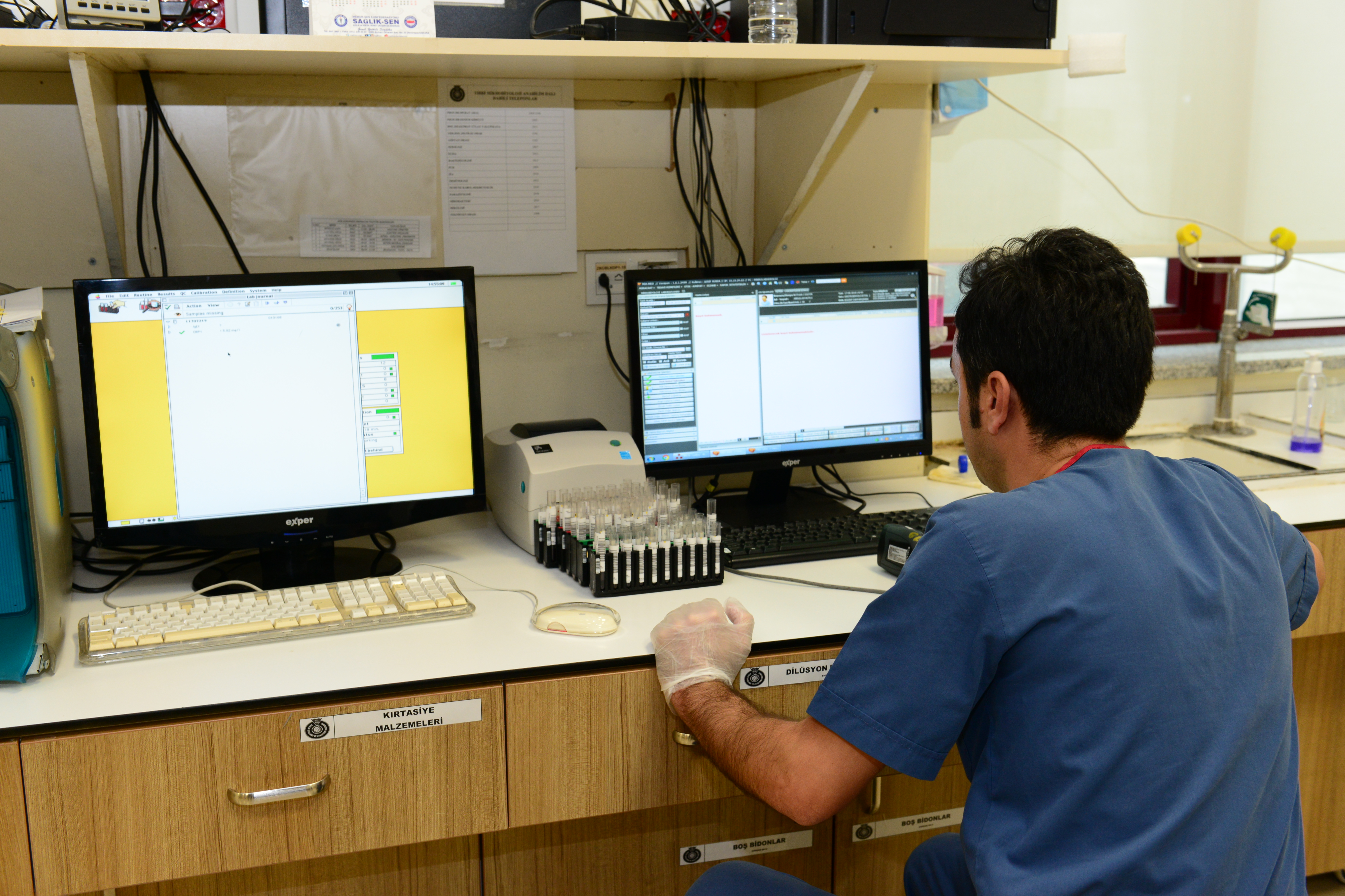 Bölgenin Parlayan Yıldızı KSÜ Tıp’tan Bir İlk Daha: Mikrobiyoloji Laboratuvarı 6 Parametrede Akredite Oldu