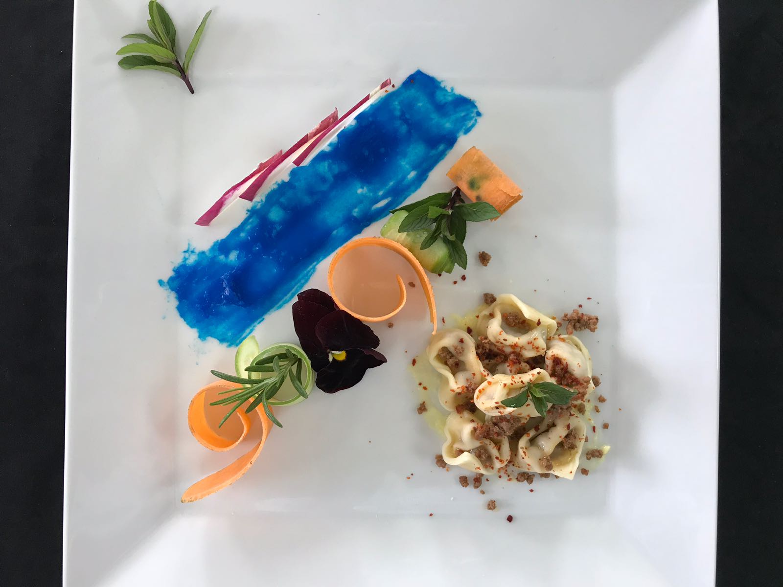 Üniversitemiz Aşçılık Programı Öğrencileri Aldıkları Uygulamalı Eğitimlerle Yemeği Sanata Dönüştürüyor