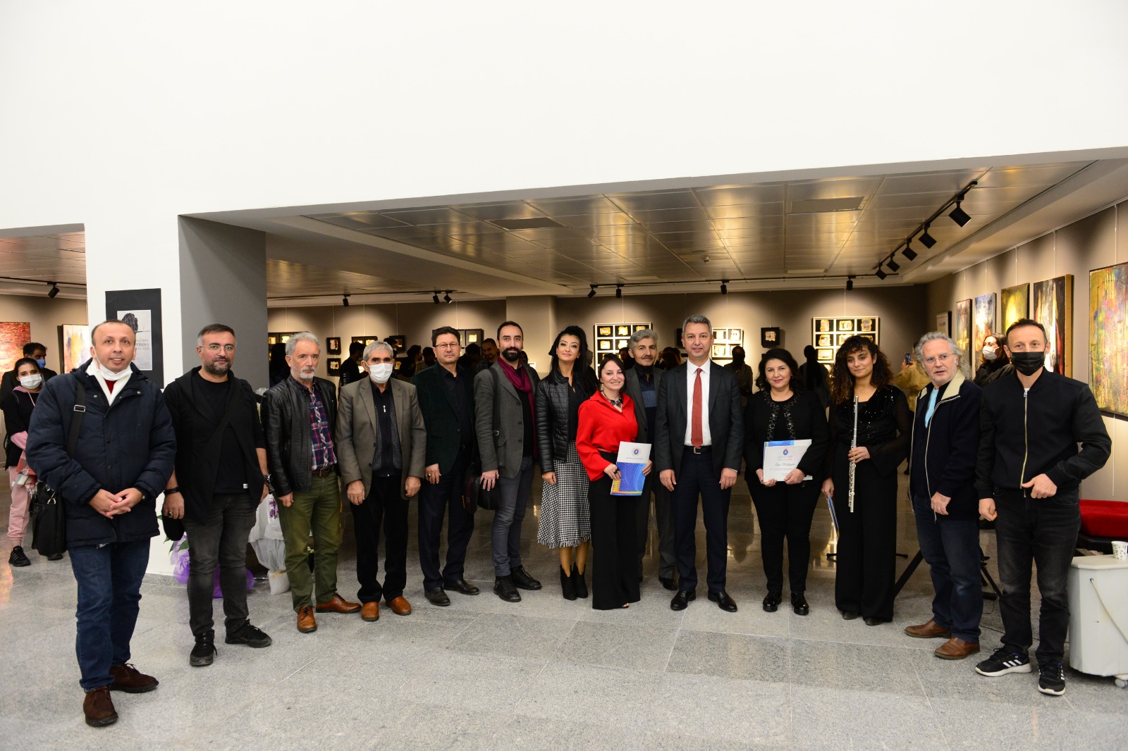 Üniversitemiz Güzel Sanatlar Bölümü Öğretim Görevlisi Dr. Rabia Demir’in 4. Kişisel Sergisi ‘Persona’ KSÜ Kongre Merkezinde Sanat Severlerle Buluştu