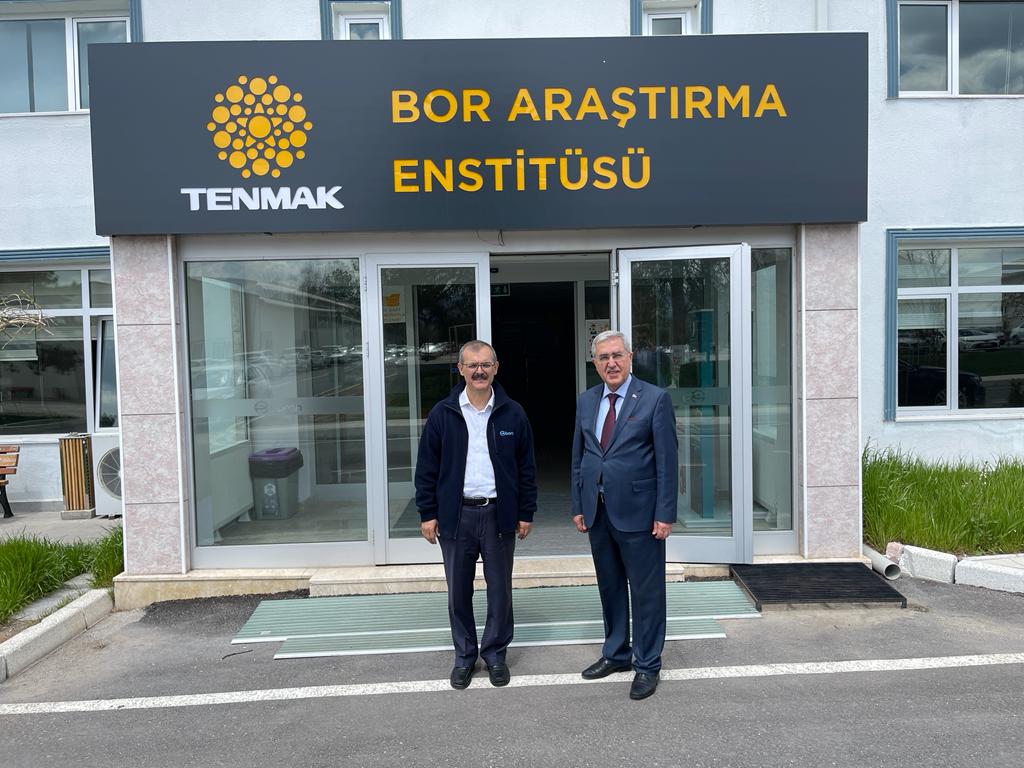 Rektör Prof. Dr. Niyazi Can, Bor Araştırma Enstitüsünü Ziyaret Etti