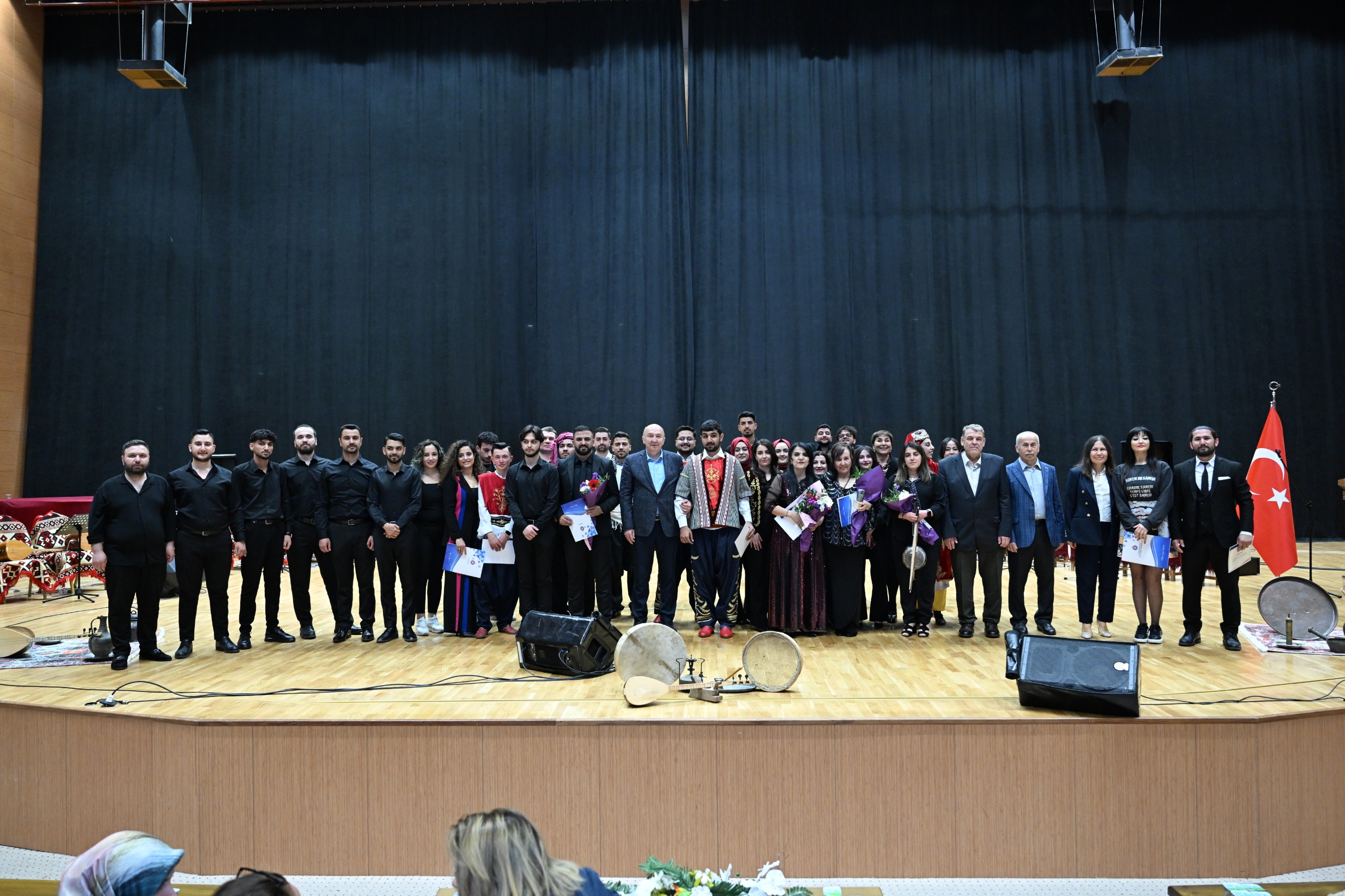 Ezgilerle Anlatılan Hikâyeler: KSÜ’de Gönüllere Dokunan Türkü Gecesi