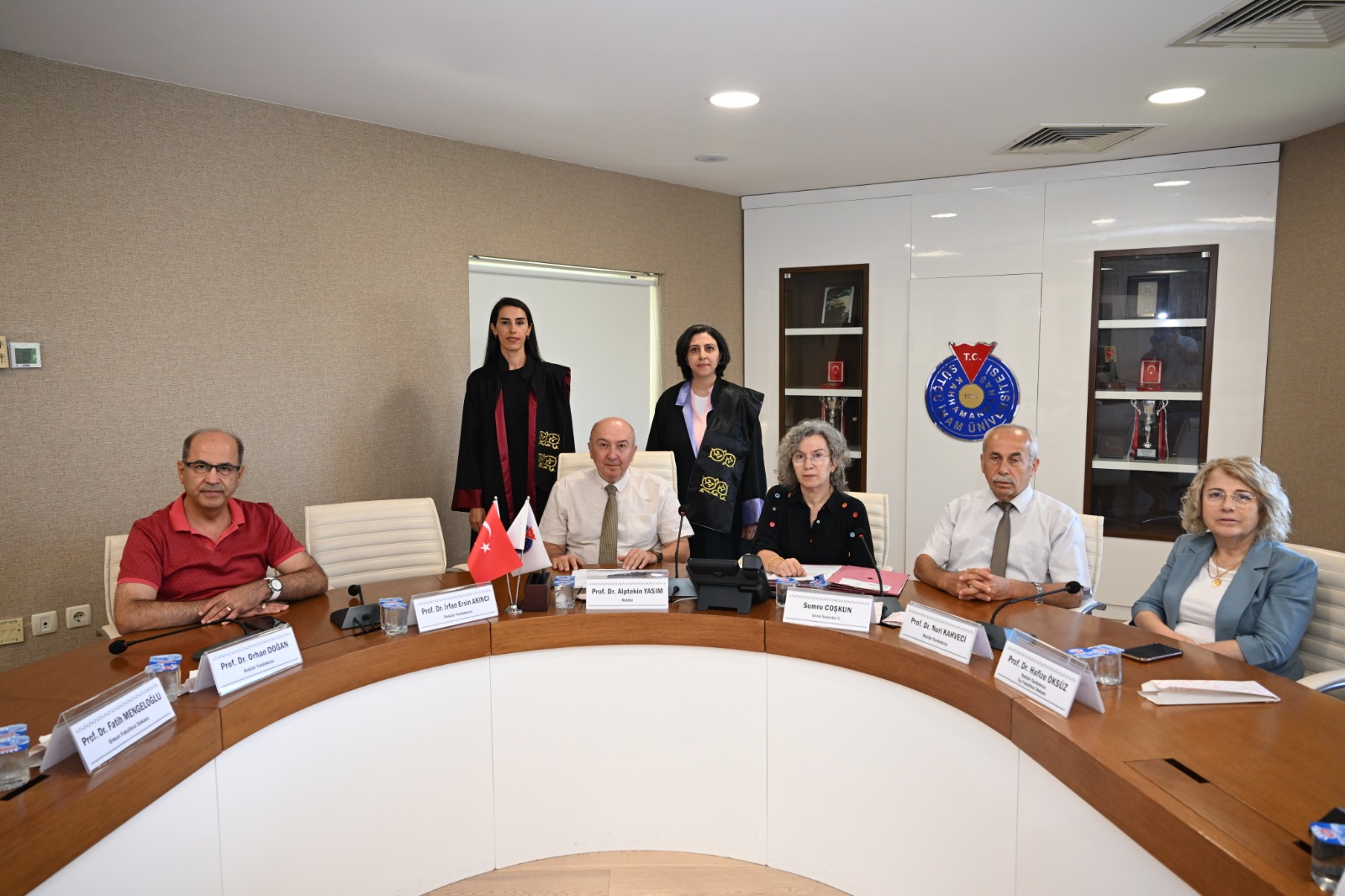 Profesör ve Doçent Kadrolarına Atanan Öğretim Üyelerimizi Tebrik Ederiz