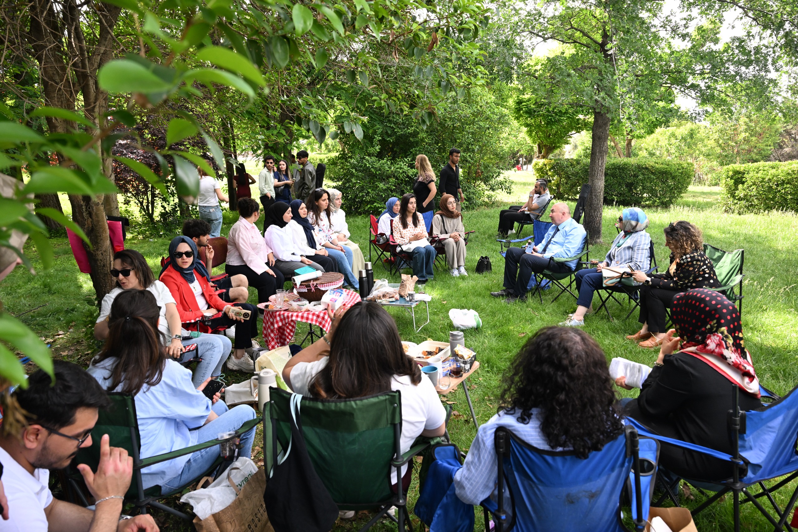 KSÜ’de “Sağlık Doğada Başlar” Etkinliğiyle Hemşireler Günü Kutlandı: Rektör  Yasım, Gençlerle Bir Araya Geldi