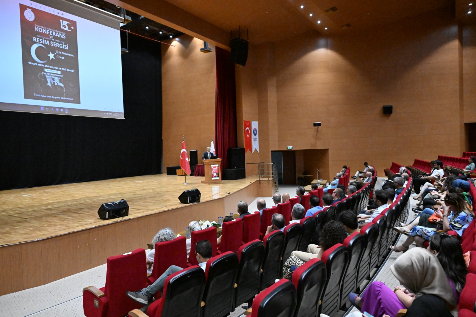 KSÜ’den “İslam’a Aykırı Dini Oluşumlar: FETÖ Örneği” Konferansı ve 15 Temmuz Temalı Resim Sergisi