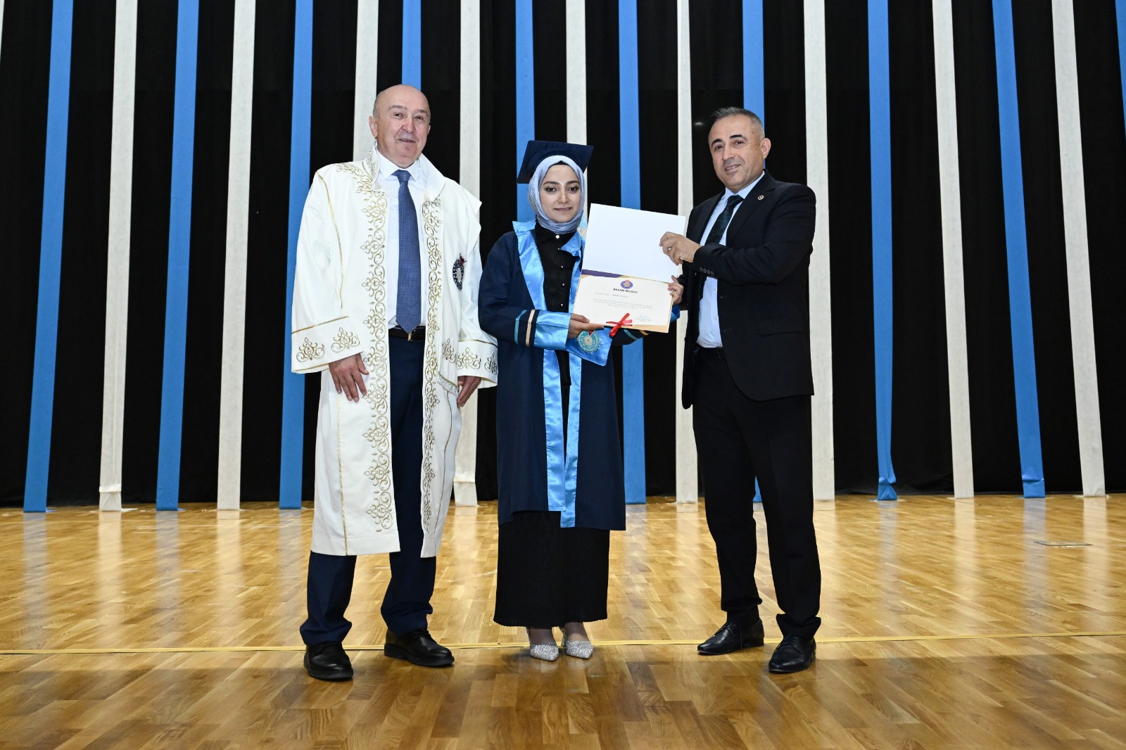 ÜNİVERSİTEMİZDE DERECEYE GİREN ÖĞRENCİLERİMİZ